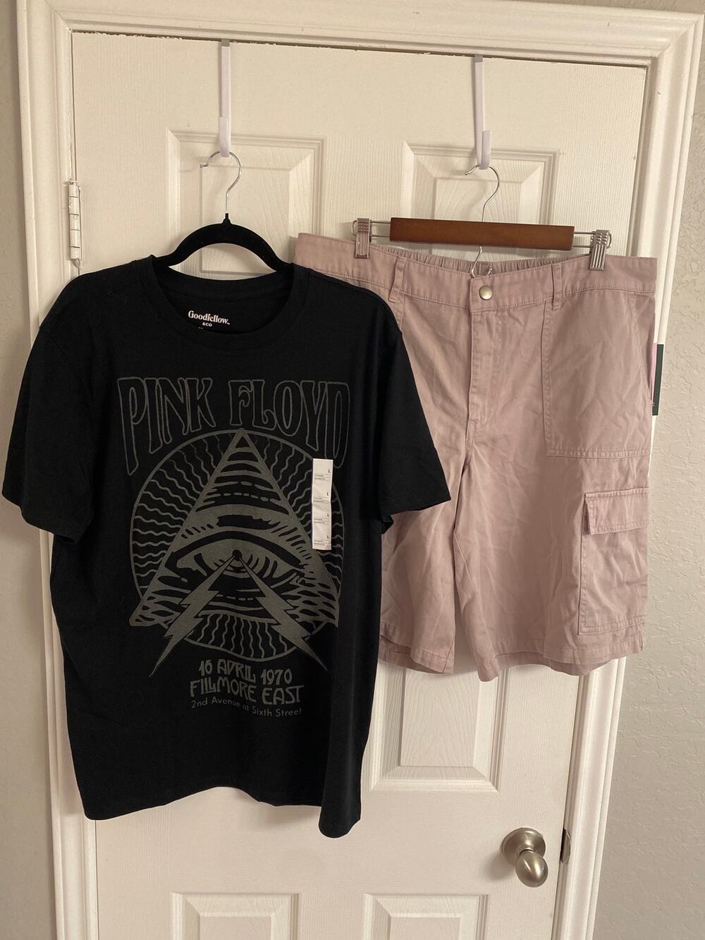 Target Bundle Men’s Pink Floyd Tee & Wild Fable Cargo Shorts Size Large Grunge
